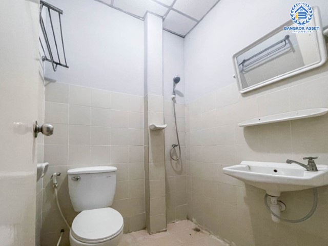 *****ทาวน์เฮ้าส์มือสองย่านกรุงเทพมหานคร ม.บ้านงาม พระยาสุเรนทร์ 30 หลังมุม! บนเนื้อที่ 17 ตร.ว. ฟังก์ชัน 2 ห้องนอน 2 ห้องน้ำ 1 ที่จอดรถ โครงการอยู่ในแหล่งชุมชนสะดวก หาของกินง่าย เดินทางง่าย รายล้อมด้วยสิ่งอำนวยความสะดวก ใกล้แฟชั่นไอส์แลนด์ จองเลย!